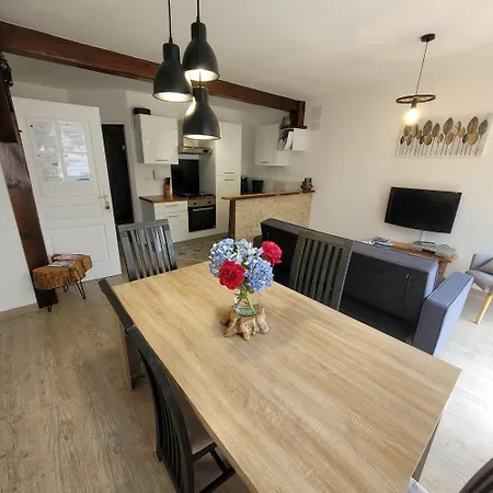 A La Campagne 4 Etoiles A 30min Des Pistes De Mont Dore Sancy Apartment